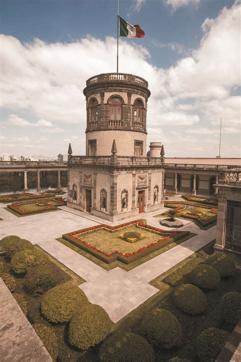 Jardin del Alcazar. La torre del caballero alto fue construida hacia ...