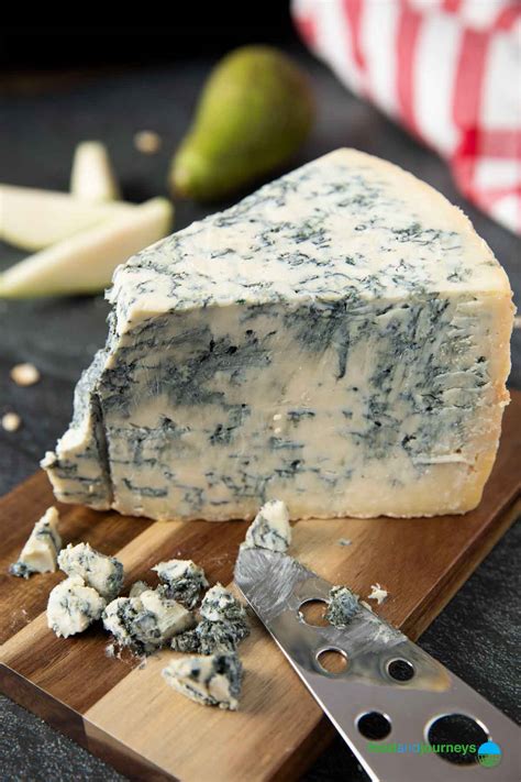 What is Gorgonzola Cheese? (+ Best Gorgonzola Substitute) - Food and ...