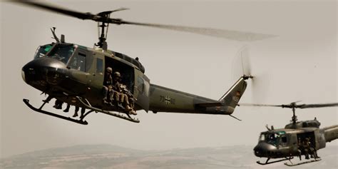 Former German Army Paratrooper explains why the legendary UH-1D Huey ...