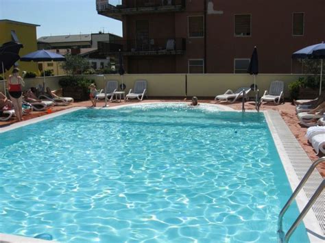 "Pool" Hotel Bologna (Bardolino) • HolidayCheck (Venetien | Italien)