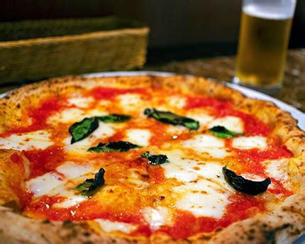 The best pizza places in Rome. Enjoy the city’s best kept secrets