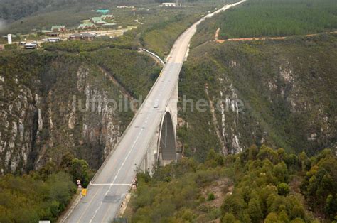 Bloukrans aus der Vogelperspektive: Bloukrans Brücke - Bloukrans bridge