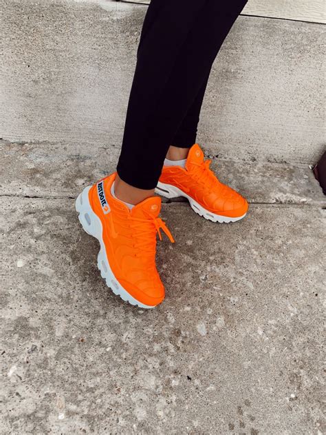 Nike Orange Air Max “Just Do It” | Orange shoes outfit, Orange shoes ...