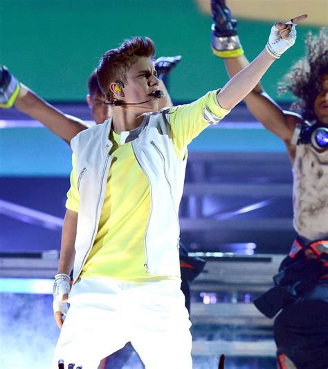 Boyfriend (Live at 2012 Billboard Music Awards) - Justin Bieber Photo ...