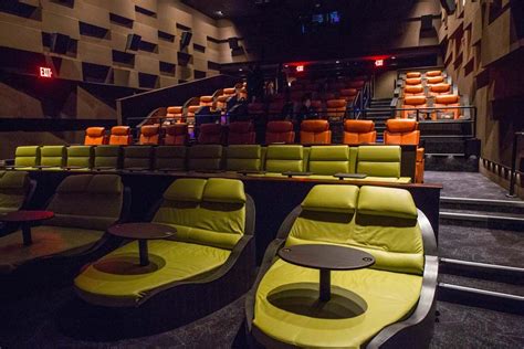 iPic Theaters jest zlokalizowany przy Fulton Street 11 | Home theater ...