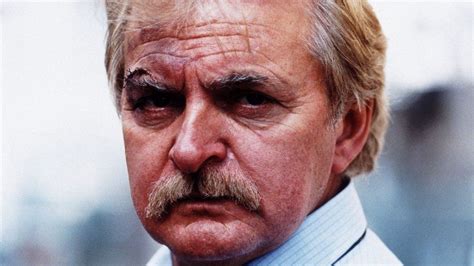 The Bill actor Tony Scannell dies aged 74 - BBC News