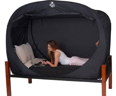 "Privacy Pop Bed Tent", a tent that turns a bed into a secret base ...