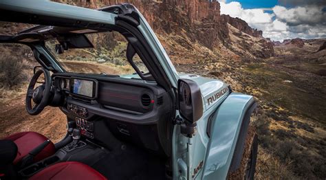 2024 Jeep Wrangler Gets Big Upgrades: Full Floating Axle, Power Seats ...