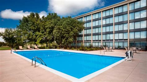 Hotels near Kansas City Airport | Four Points by Sheraton Kansas City ...