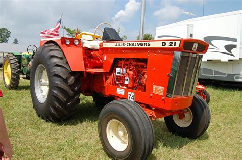 File:Allis-Chalmers D21 series II tractor.jpg