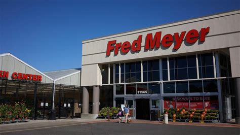 Fred Meyer warehouse workers in Pacific NW prepare for strike ...