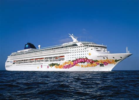 Norwegian Sky Cruise Ship - 2024 / 2025 - NCL