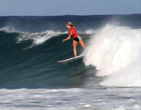 Shark-attack survivor Bethany Hamilton wins women's surfing event - CBS ...