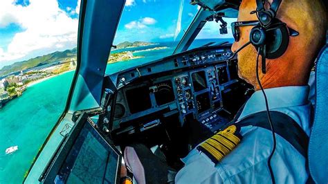 Airbus A320 Cockpit Landing