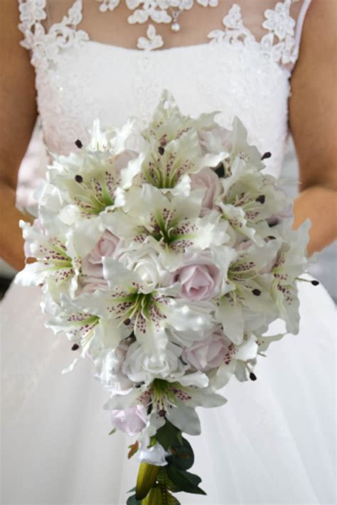 Bridal Bouquets - Silk Wedding Flowers - Brides Cascade Bouquet