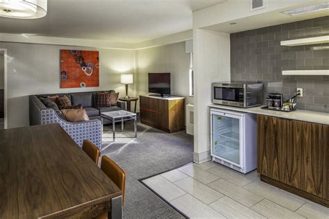 DOUBLETREE BY HILTON HOTEL & SUITES PITTSBURGH DOWNTOWN $169 ($̶2̶4̶5̶ ...