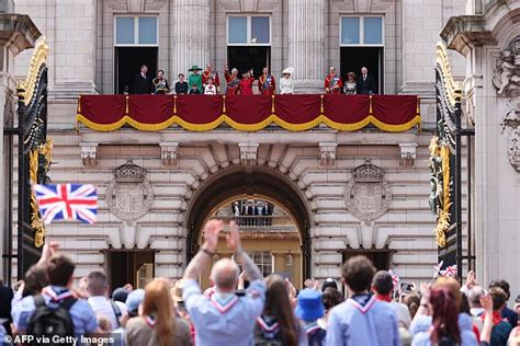 The other Buckingham Palace balcony: Minor royals who did not make cut ...