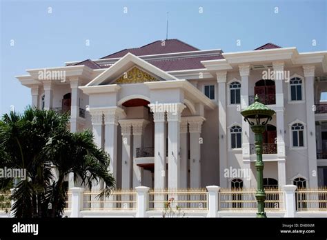 A new mansion belonging to Cambodian Prime Minister Hun Sen's brother ...