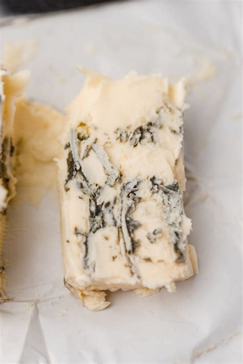 Substitute For Gorgonzola Cheese - yourcookingbuddy.com