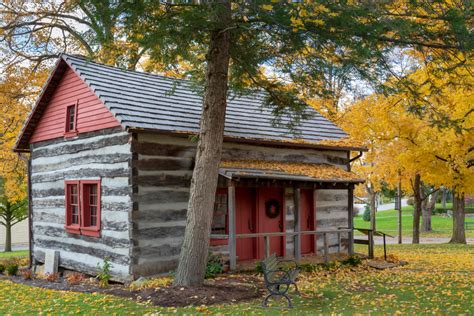 20 Amazing Amish Log Cabin Kits - clotheslinetinyhomes.com