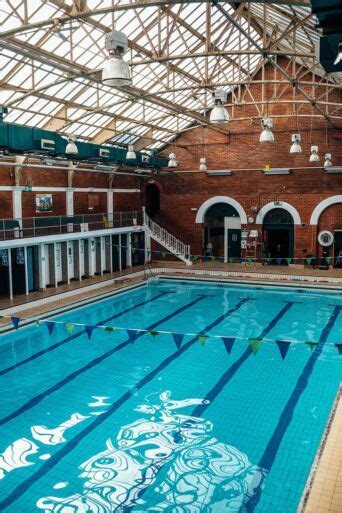 Swimming pools in Renfrewshire - Paisley.is