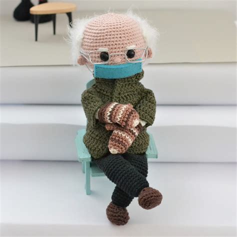 Bernie Sanders crochet doll | LaCigogne