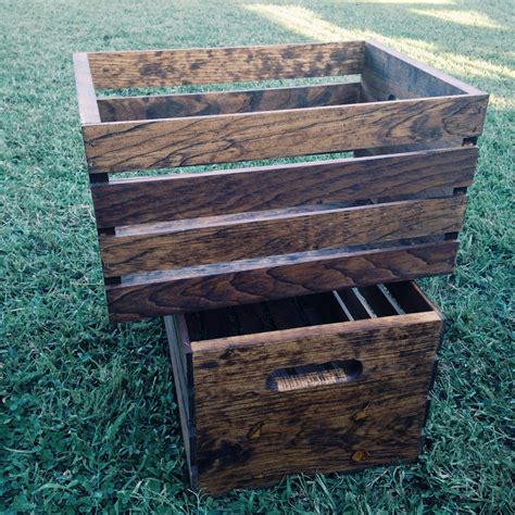 PEYTON LEE: DIY: Stained Wooden Crates