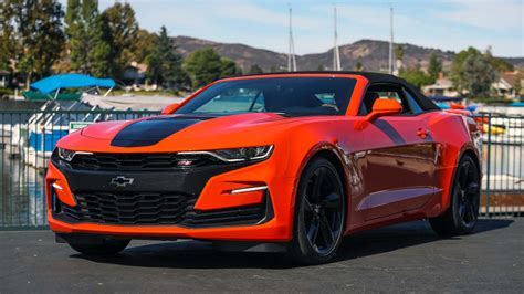 2019 Chevy Camaro SS 10-Speed First Drive Review | Shifting