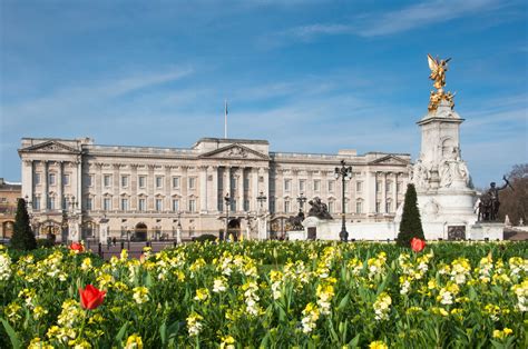 Buckingham Palace Is Still Planning to Open Up for Tourists This Summer ...