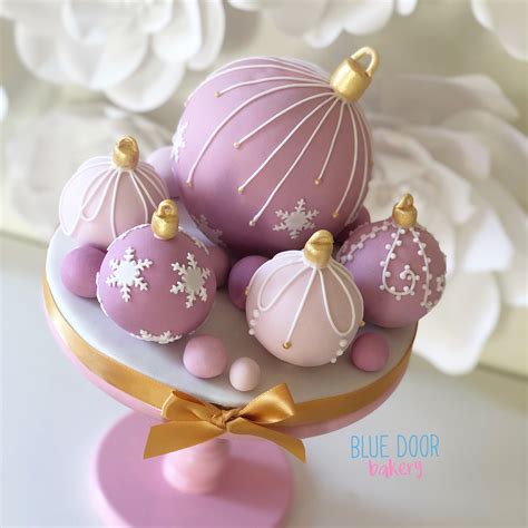 Christmas bauble cakes in 2020 | Christmas cake designs, Cake classes ...