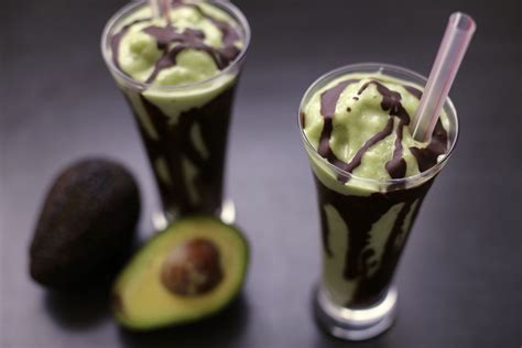 Jus Alpukat (Indonesian Avocado Shake) Wide - Ang Sarap