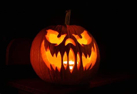 scary jack-o-lantern face carving - scary mouth | Scary pumpkin faces ...