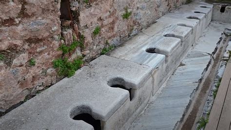 Ancient Roman Latrines Were Both Opulent and Incredibly Rank - Nerdist