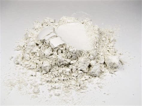 White Kaolin Clay – Pierre-Marie Montréal