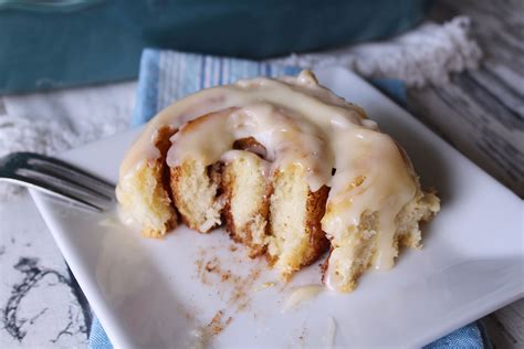 Cake Mix Cinnamon Rolls | Cake mix cinnamon rolls, Cake mix, Cinnamon rolls