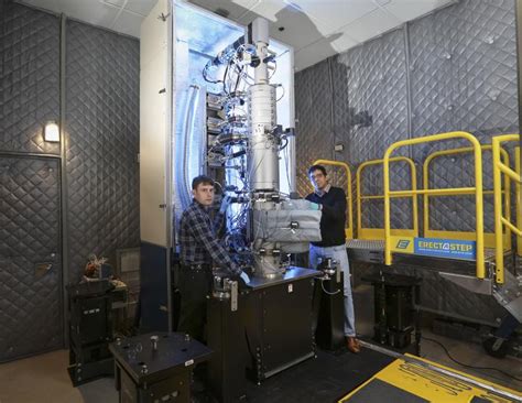 13 Foot Tall Microscope Used to Find Nanoscale Temperatures ...