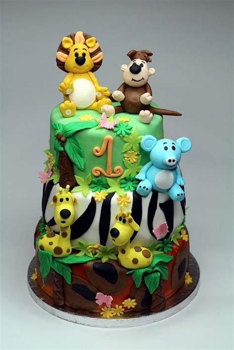 Raa Raa the Noisy Lion Cake - Decorated Cake by Beatrice - CakesDecor