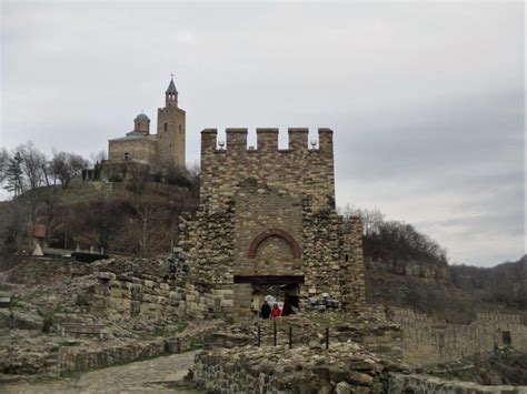 Veliko Tarnovo, Ruins, Feasts & the 1st Winter Snow. - Travel Bugs World