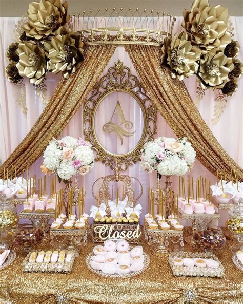 La imagen puede contener: interior Champagne Quinceanera Theme ...