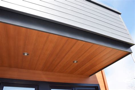 Aluminum Soffit - installation and repair | Maxima Aluminum