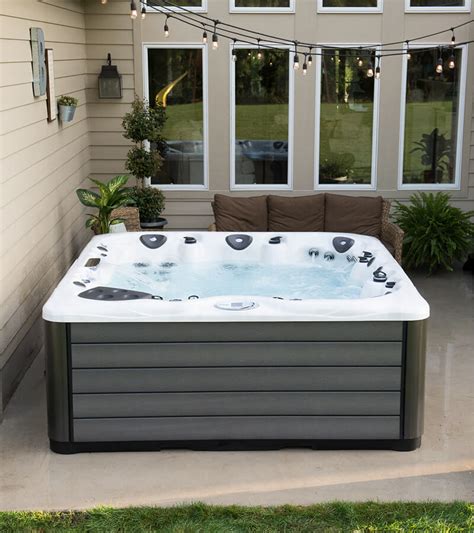 Inflatable Hot Tub Patio Ideas : Hot Tub And Built In Fire Pit With ...