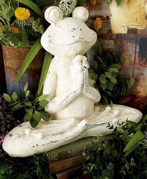 DecMode White Polystone Whimsical Frog Garden Sculpture, Set of 2: 16”L ...