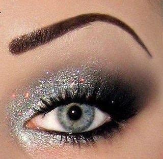 26 Ways To Make Glitter Your New Smokey Eye