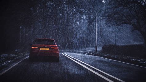 How To Drive In Heavy Rain & Stormy Conditions | LearnerDriverZone