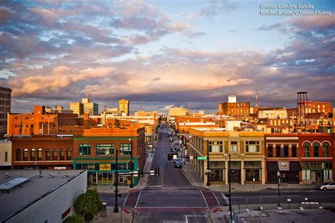 Sunset Downtown Springfield, MO Go to http://www.zachriggs.com/ for a ...