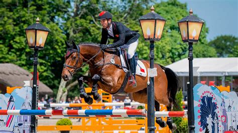 Salto a caballo o ecuestre: disciplina y técnicas | Horse TV