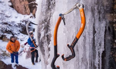 Article | How To Climb With an Ice Axe