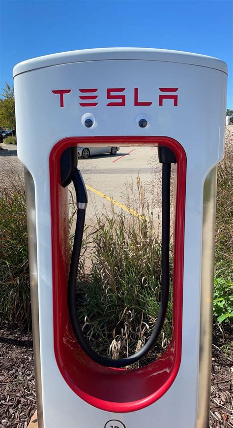 Saw this at my local supercharging station : r/teslamotors