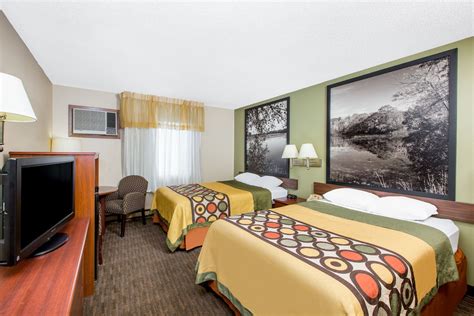 Super 8 by Wyndham Fairmont | Fairmont, MN Hotels