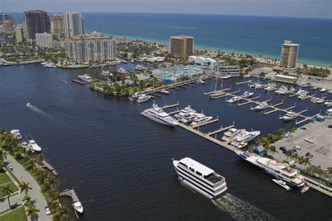 Live the emotion with our Fort Lauderdale Dinner Cruise. 👉 954-771-0102